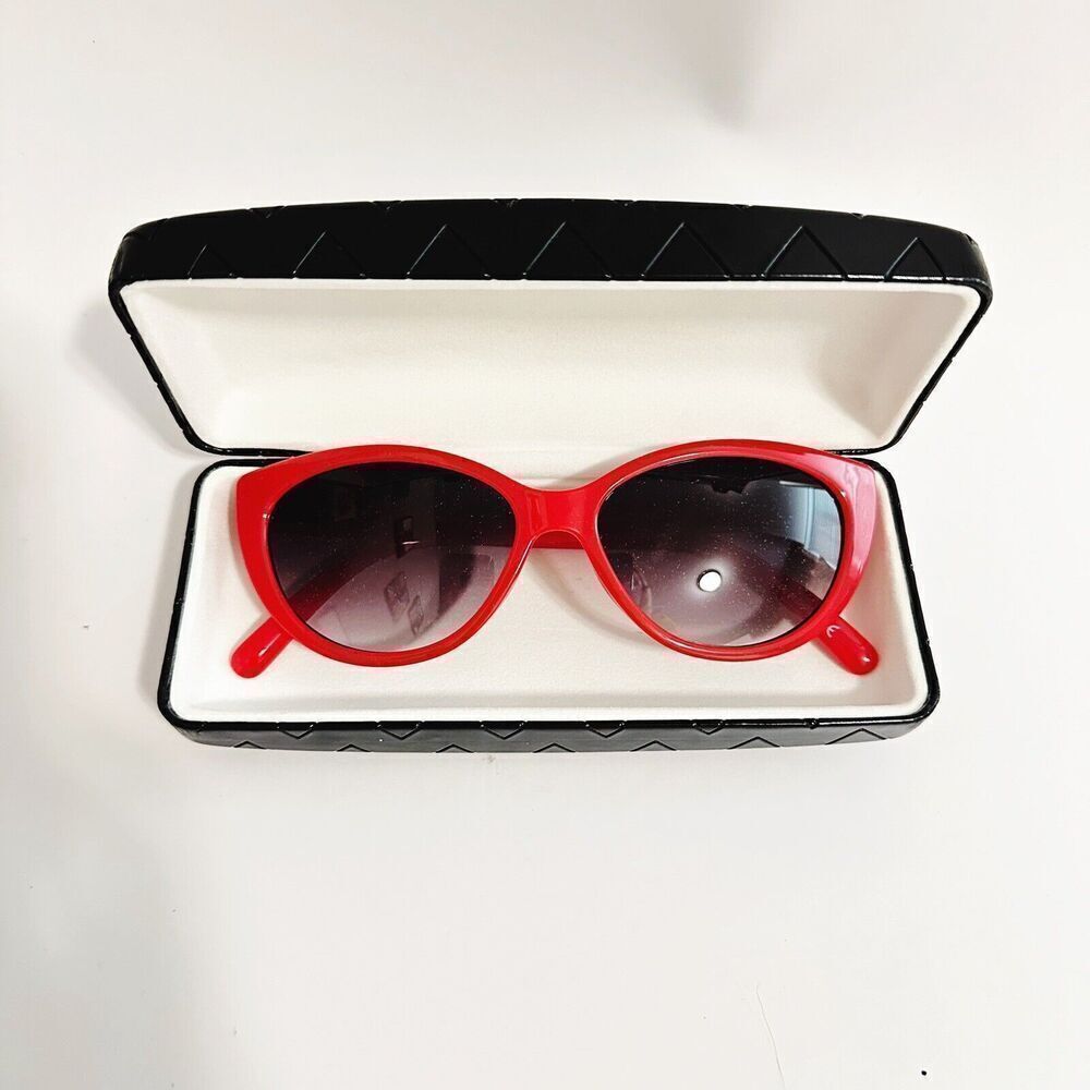 Mary Kay Red Black Sunglasses And Case Cat Eye Frame‎